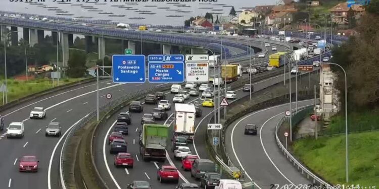 Retenciones kilométricas en Rande tras un accidente con varios vehículos implicados