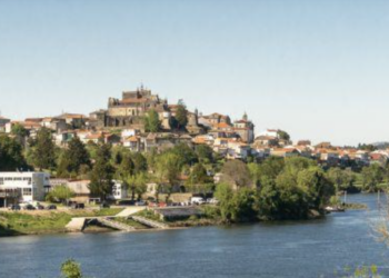 El Gobierno colocará el topónimo oficial de Tui en el centro aduanero tras una iniciativa del BNG en el Congreso