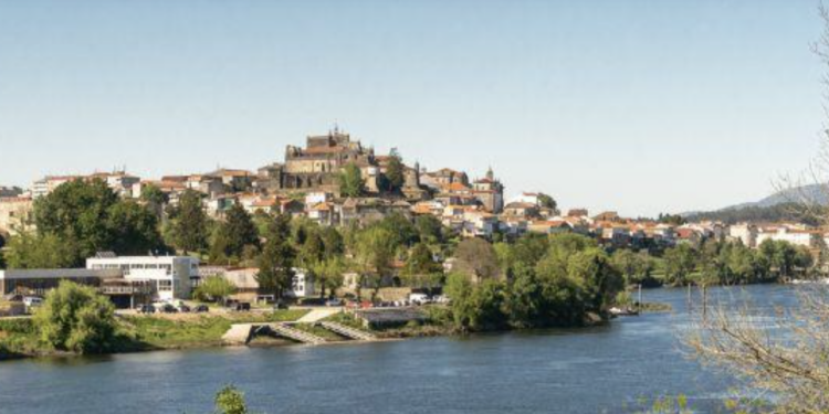 El Gobierno colocará el topónimo oficial de Tui en el centro aduanero tras una iniciativa del BNG en el Congreso