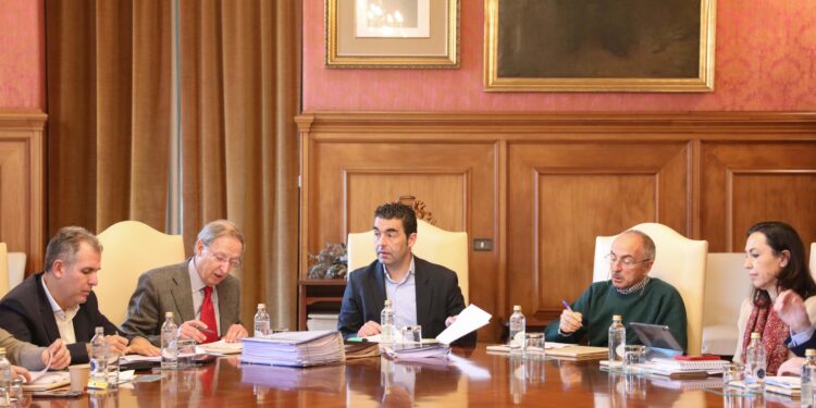 La Diputación destina 2,2 millones de euros a 13 ayuntamientos para gasto corriente y empleo