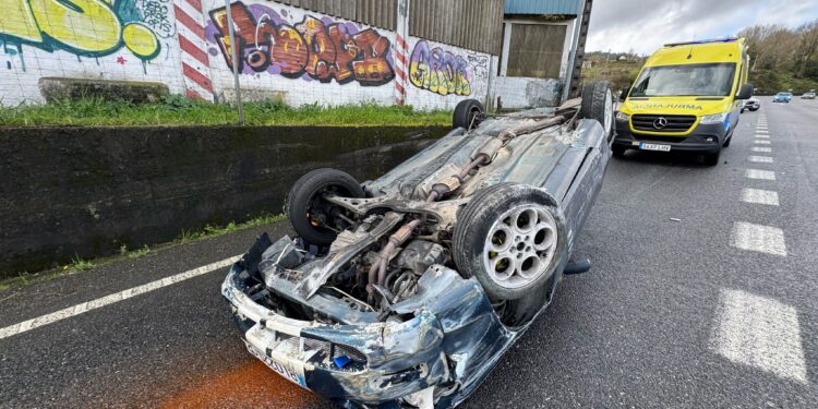 Un día cualquiera en la A55: herido tras volcar con su vehículo en las curvas de Mos