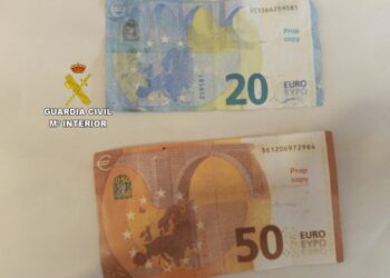 Cazadas una madre y su hija por usar «dinero de cine» tras pagar en varios locales