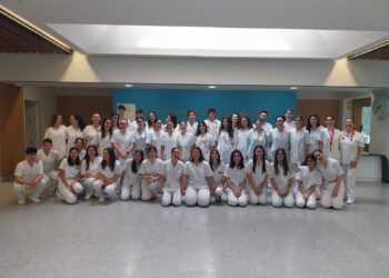 Savia nueva para los hospitales de Vigo: los becarios de enfermería empiezan sus prácticas