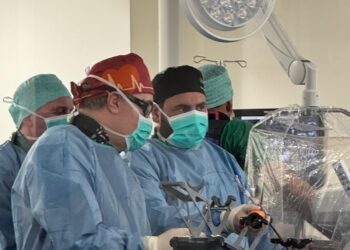 El hospital de Vigo, en la élite mundial con una intervención pionera de corazón