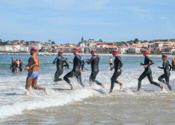 Medio millar de nadadores desafiarán las olas en Costa Serena