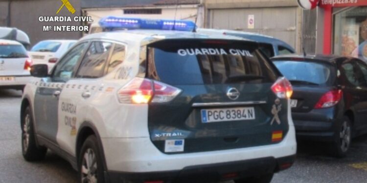 Dos detenidos tras poner un arma en el cuello a un repartidor para robarle el dinero y las pizzas