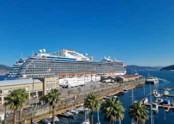 Vigo se viste de lujo y elegancia con la visita del Sky Princess
