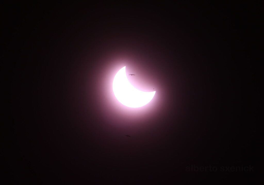 Así se vio el eclipse parcial de Sol desde la ría de Vigo