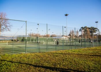 Caballero: «A partir del próximo lunes tendremos operativas diez pistas de tenis en Samil»