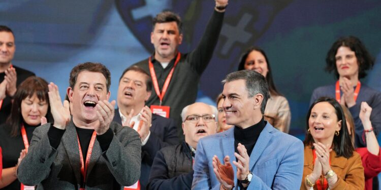 Sánchez vuelve a Galicia para impulsar a Besteiro y encarga al PSdeG reforzarse para las elecciones del 2027