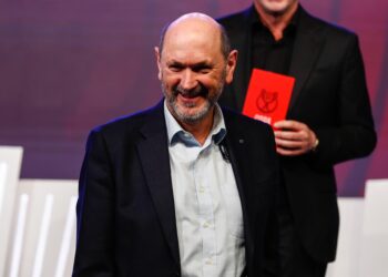 Louzán tilda de «populista» a Caballero «por la polémica interesada» del Mundial: «Este señor está en su salsa»