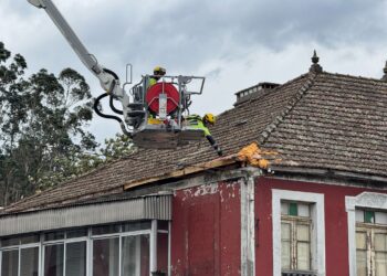 La borrasca «Martinho» aterriza en las Rías Baixas con rachas de 100 km/h y máximas de 20 grados