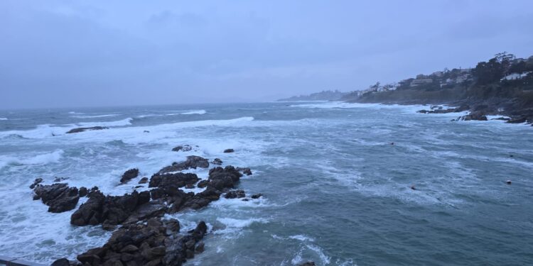 Alerta en el mar y lluvias intensas en Vigo: así suena la borrasca «Martinho» en la costa