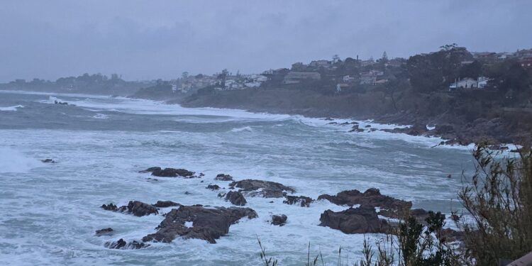 Alerta en el mar y lluvias intensas en Vigo: así suena la borrasca «Martinho» en la costa