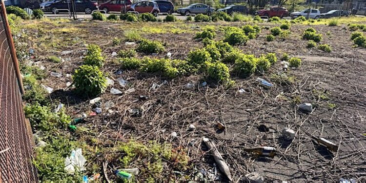 Una escombrera en el centro de Vigo