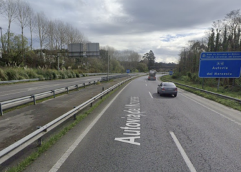 Un motorista pierde la vida tras caer de su moto en Arteixo