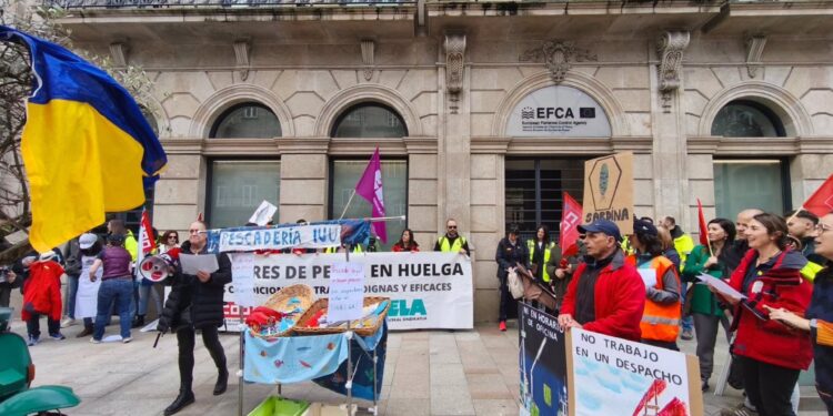Los inspectores de Pesca, en huelga indefinida, reclaman mejoras laborales en Vigo