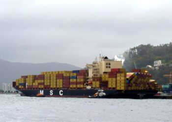 Borrasca «Martinho»: el Puerto de Vigo, pendiente de la carga del portacontenedores MSC Houston