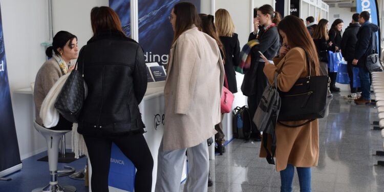 Alumnos de la UVigo se pondrán en contacto con más de 100 empresas gracias a la feria EmpregoInCampus