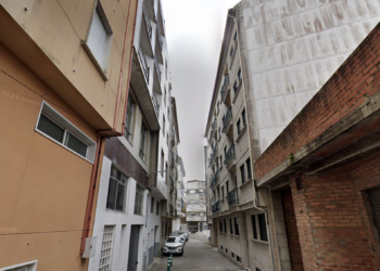 Desalojadas cinco plantas de un edificio tras declararse un incendio en una cocina