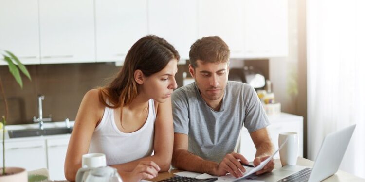 Cómo reducir el peso de los intereses en la economía familiar