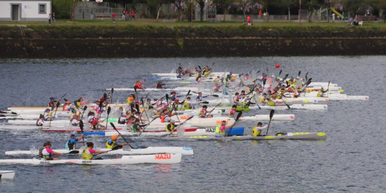 Más de cuarenta clubes se dieron cita en la Copa de España de Kayak de Mar de Vigo