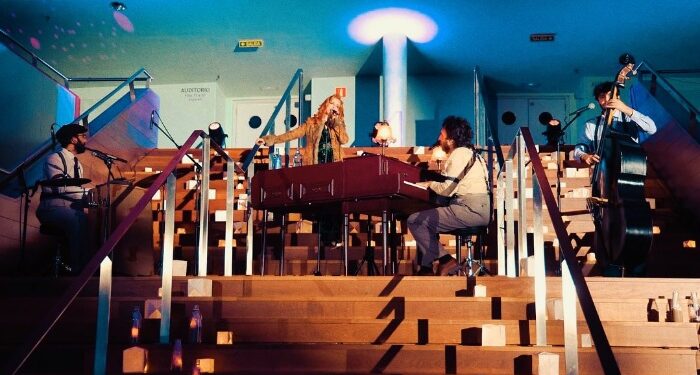 El piano de cola (con bar) itinerante made in Vigo da un paso más
