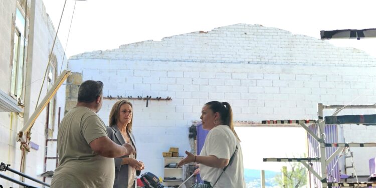 Luisa Sánchez reivindica en Teis las inversiones de la Diputación y su «colaboración leal» con Vigo