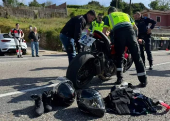 Dos motoristas heridos de gravedad en un accidente causado por un perro