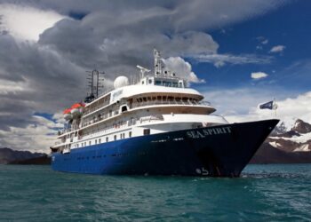 El Sea Spirit se prepara en Vigo para conquistar la Antártida