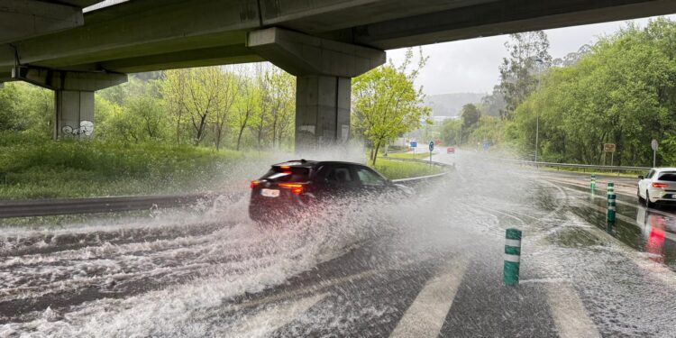 Diluvio sobre Vigo en Viernes Santo: la ciudad y su área marcan precipitaciones de récord