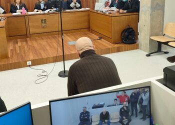 Fijada la pena para el hombre que robó en Vigo un coche con una madre y sus dos hijos dentro