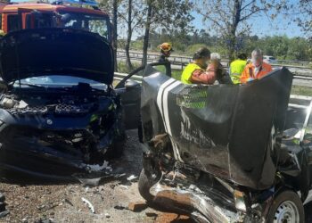 Grave accidente frontal en la salida del polígono de As Gándaras en la A-55