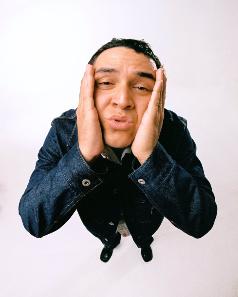 Barry B se estrenará en Vigo con su álbum debut: "Hay muchísima nostalgia o amor en su máxima expresión"