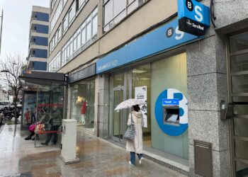 Atraco a punta de pistola en una sucursal bancaria de Vigo