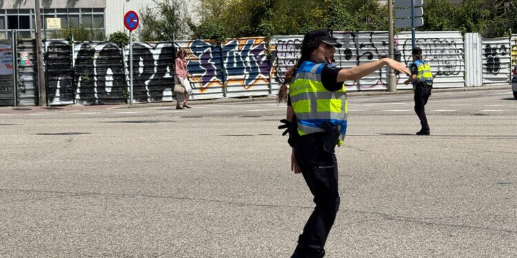 Caballero pide evitar los desplazamientos tras el apagón: «Lo mejor es permanecer en casa»