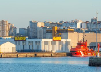 Gadis estrena una plataforma de pescado de 4.000 metros cuadrados