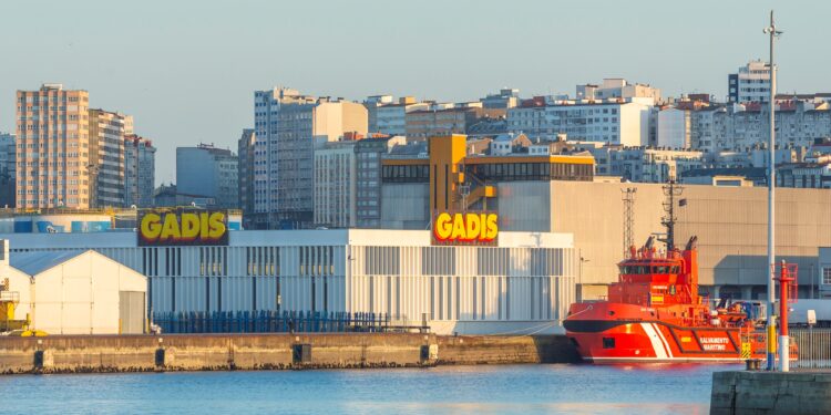 Gadis estrena una plataforma de pescado de 4.000 metros cuadrados