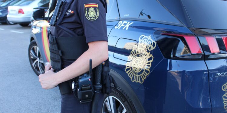 Detenido en Vigo por pertenecer a una red criminal que difundía imágenes privadas de mujeres