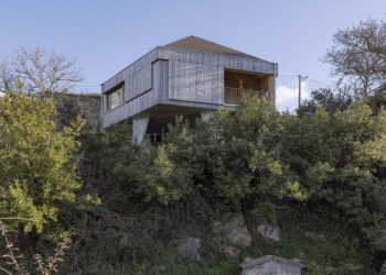 Una casa en Carnota y la reforma de un edificio de la Xunta, entre los galardonados en los Premios COAG