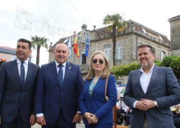 La Festa da Lamprea de Arbo «ficha» a la exministra Ana Pastor