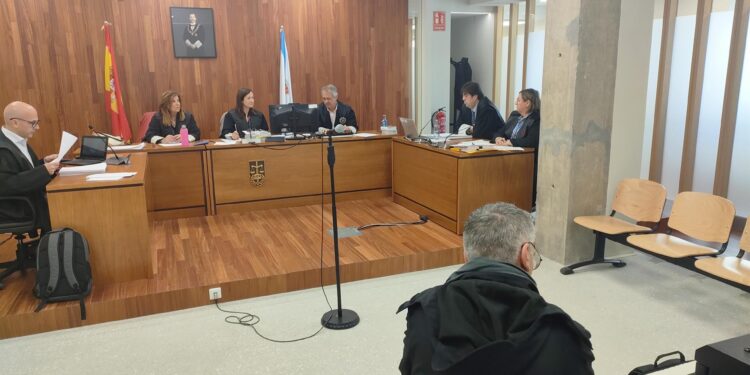 Piden 13 años de cárcel para un entrenador de fútbol por supuestos abusos a una menor de edad en Vigo