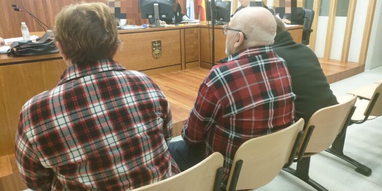 Un conflicto familiar llega al juzgado por «hacer la vida imposible» a sus vecinos y parientes
