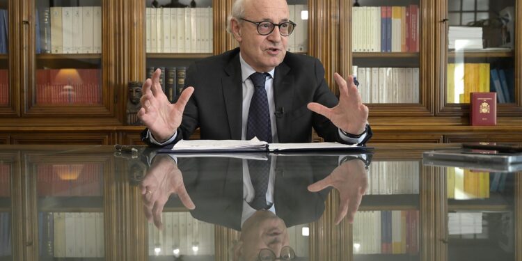 El fiscal de Galicia, tras subir un 17% los casos de violencia de género: «Hay que dejar de normalizar el machismo»