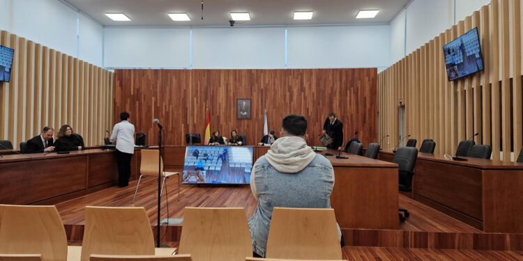Condenado a cuatro años de cárcel por extorsionar a una mujer a la que obligó a comprarle un coche