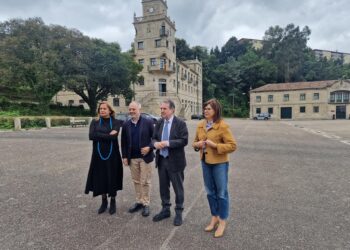 Caballero y Regades escenifican (sin la Xunta) el ‘ok’ al convenio de la ETEA: habrá parking subterráneo