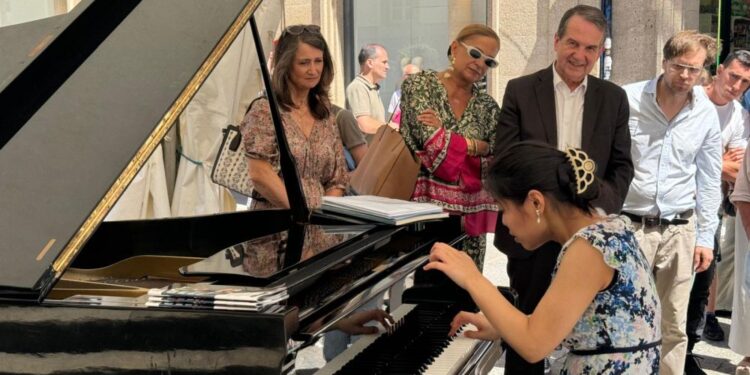 Un piano de cola regresará al centro de Vigo