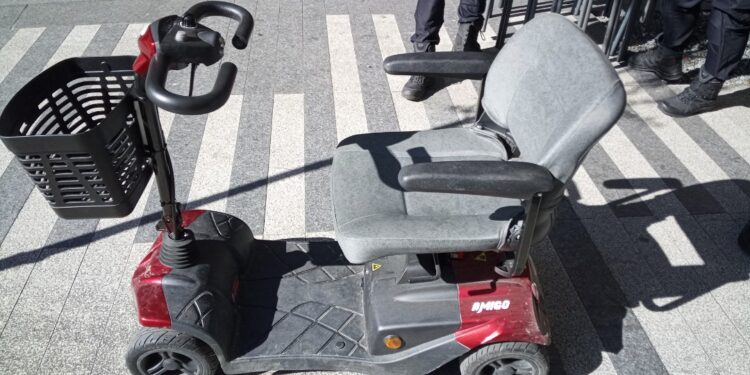 Arrestado en el centro de Vigo por robar un ‘scooter’ eléctrico y ser ‘pillado’ por la Policía