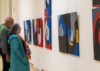 O artista cordobés Jacinto Lara presenta a súa obra «Borders»