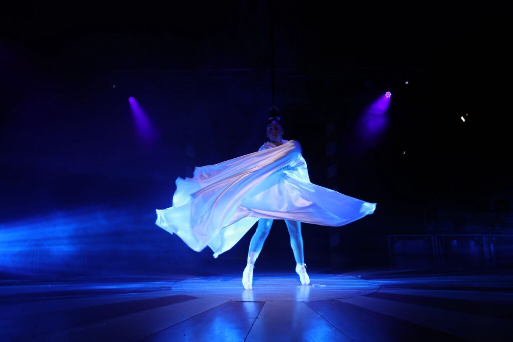 El Circo de Pinocho conquista el corazón de Vigo: desde la comedia a las acrobacias vertiginosas
